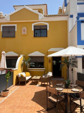 Casa Rodasa - 2 bedrooms, roof terrace, Airco, Front-terrace, Back-Patio, communal pool, etc